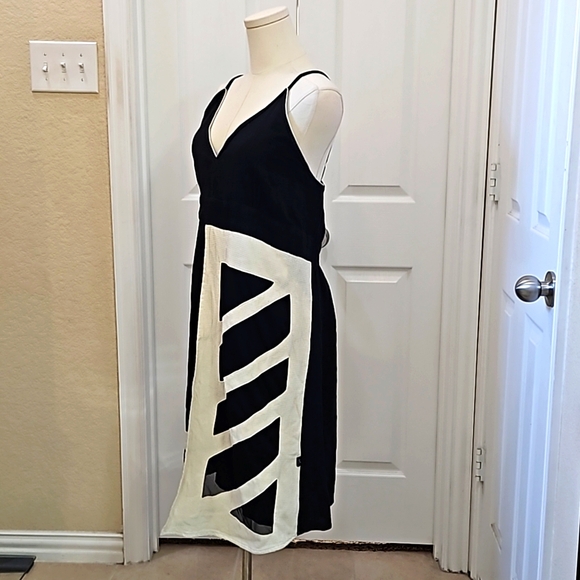 Leopards & Roses Asymmetrical Spaghetti Strap Black and Cream Dress Size  3 - Picture 3 of 10
